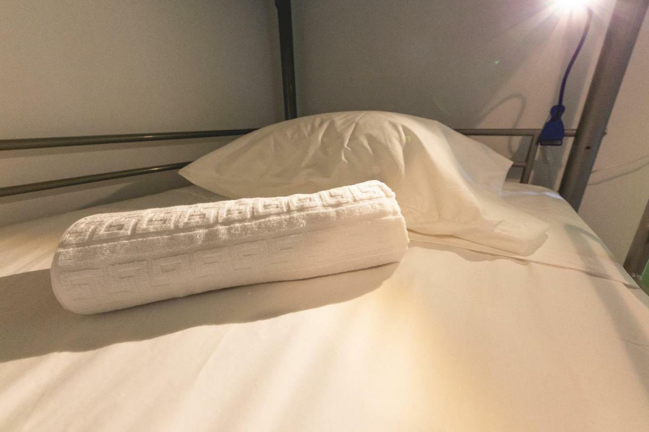 Help Yourself Hostels - Parede Extérieur photo